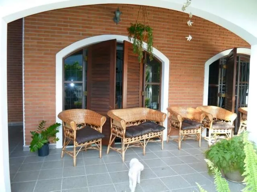 Foto 1 de Casa com 5 Quartos à venda, 220m² em Centro, Peruíbe