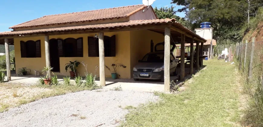 Foto 1 de Fazenda/Sítio com 3 Quartos à venda, 2014m² em Nossa Senhora do Amparo, Barra Mansa