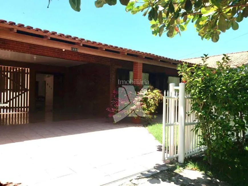 Foto 1 de Casa com 4 Quartos à venda, 136m² em Atami, Pontal do Paraná