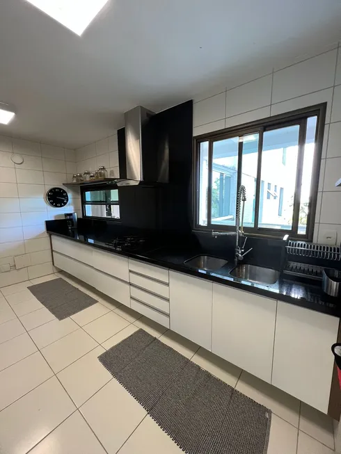 Foto 1 de Apartamento com 6 Quartos à venda, 243m² em Patamares, Salvador