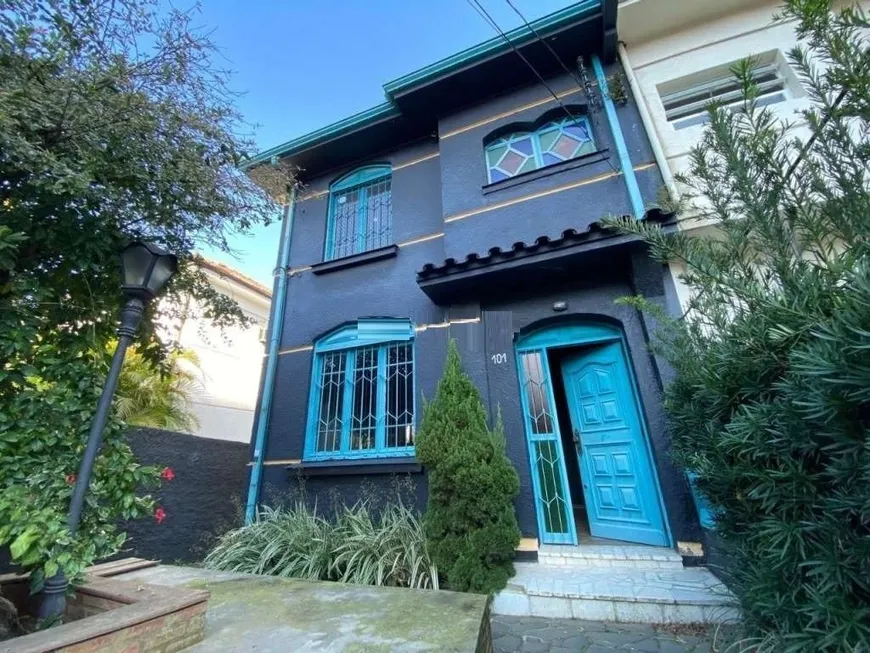 Foto 1 de Casa com 3 Quartos à venda, 177m² em Petrópolis, Porto Alegre