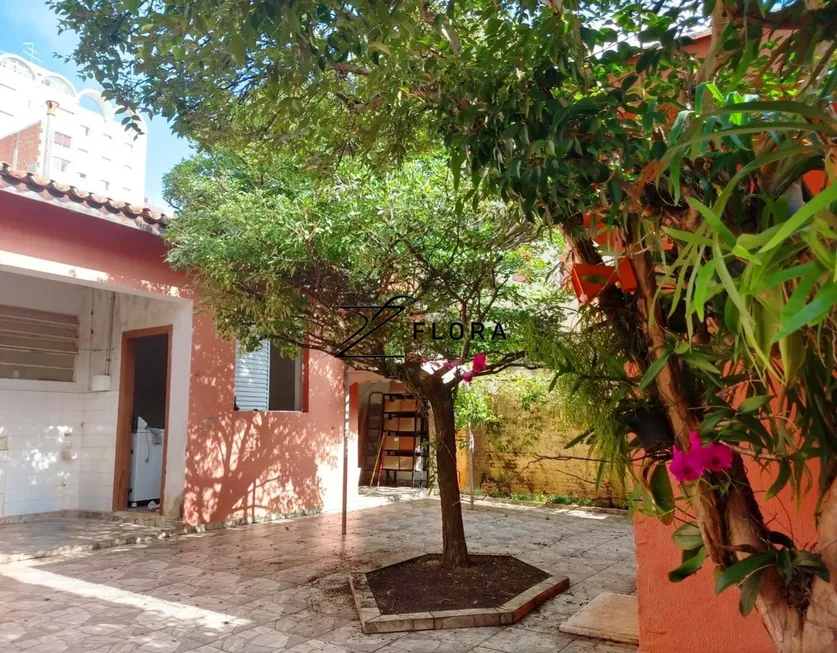 Foto 1 de Casa com 3 Quartos para venda ou aluguel, 299m² em Cambuí, Campinas