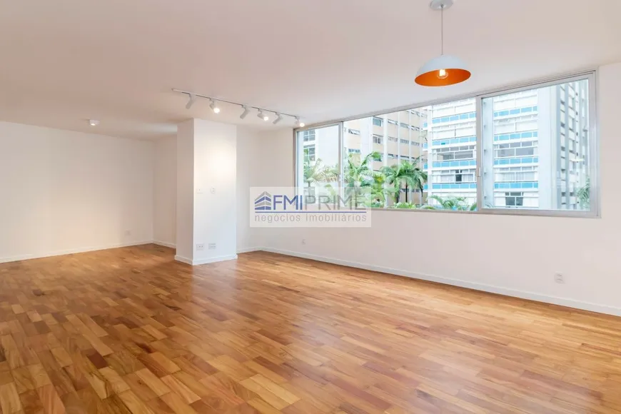 Foto 1 de Apartamento com 3 Quartos à venda, 130m² em Higienópolis, São Paulo