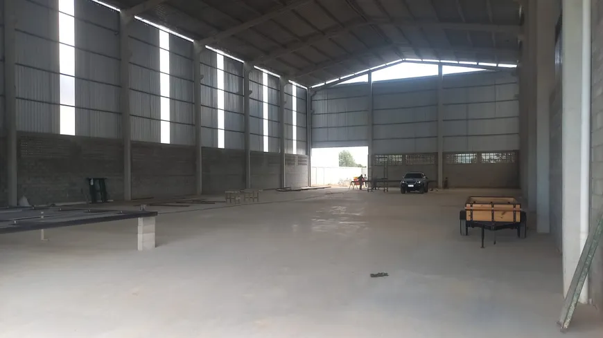 Foto 1 de Galpão/Depósito/Armazém para alugar, 2300m² em Civit I, Serra