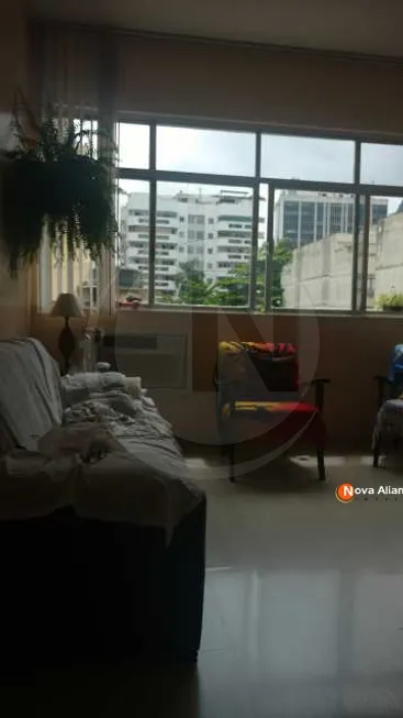 Foto 1 de Apartamento com 3 Quartos à venda, 70m² em Botafogo, Rio de Janeiro