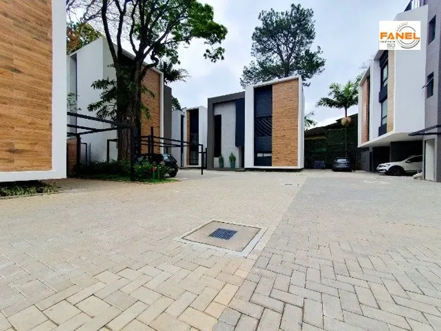 Foto 1 de Casa de Condomínio com 3 Quartos à venda, 470m² em Jardim Guedala, São Paulo