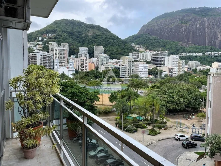 Foto 1 de Apartamento com 3 Quartos à venda, 97m² em Lagoa, Rio de Janeiro