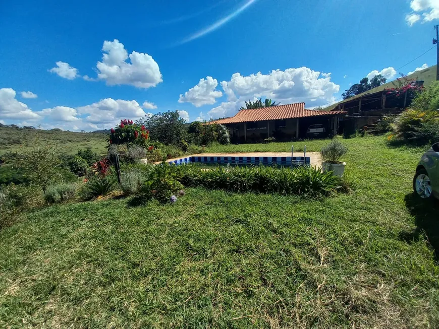 Foto 1 de Fazenda/Sítio com 3 Quartos à venda, 80000m² em Zona Rural, Oliveira