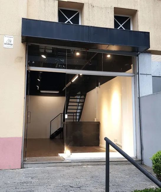 Foto 1 de Ponto Comercial para alugar, 30m² em Vila Suzana, São Paulo