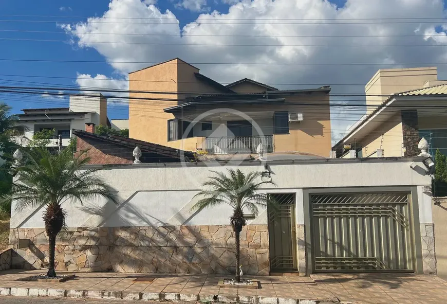 Foto 1 de Sobrado com 4 Quartos à venda, 403m² em Setor Gentil Meireles, Goiânia