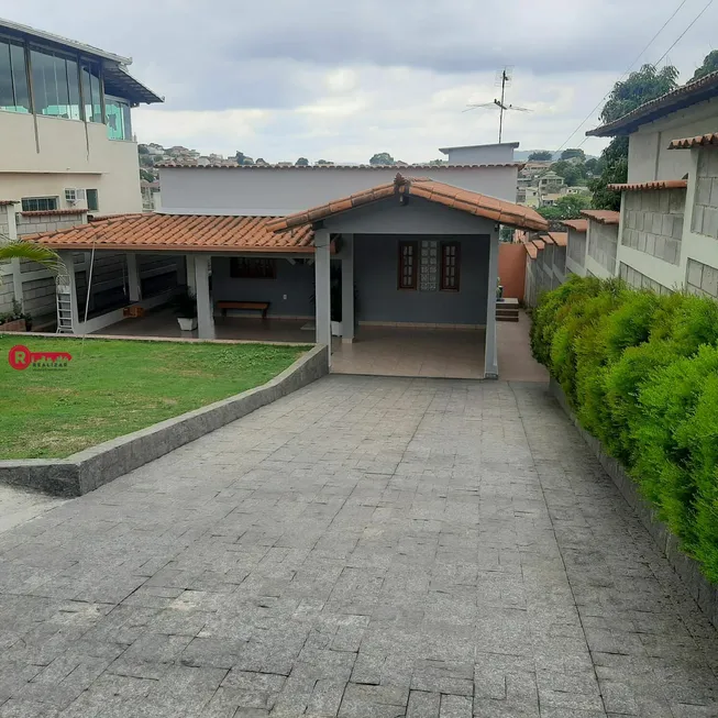 Foto 1 de Casa com 4 Quartos à venda, 360m² em Bom Retiro, Betim