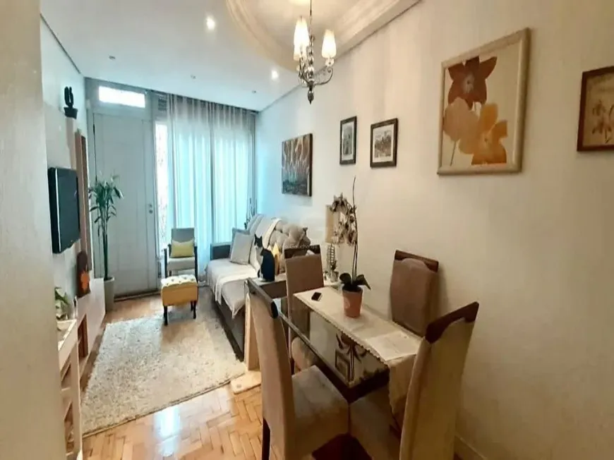 Foto 1 de Casa com 2 Quartos à venda, 103m² em Santa Maria Goretti, Porto Alegre