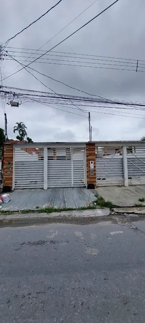 Foto 1 de Casa com 3 Quartos à venda, 120m² em Flores, Manaus