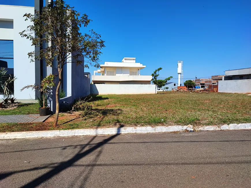 Foto 1 de Lote/Terreno à venda, 370m² em , Mandaguaçu