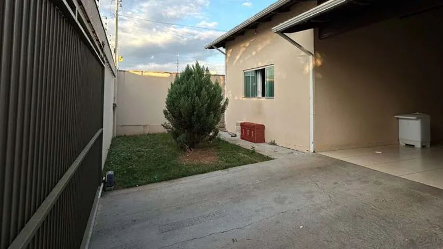 Foto 1 de Casa com 3 Quartos à venda, 185m² em Santo André, Anápolis