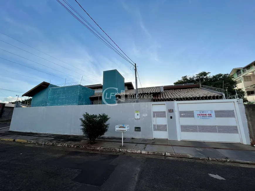 Foto 1 de Casa com 4 Quartos à venda, 170m² em São Francisco, Campo Grande