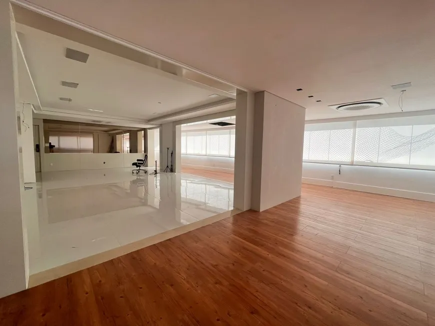 Foto 1 de Apartamento com 4 Quartos para alugar, 314m² em Reduto, Belém