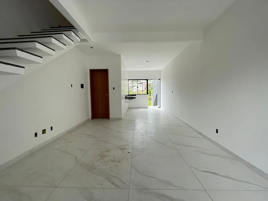 Foto 1 de Sobrado com 2 Quartos à venda, 90m² em Fontesville, Juiz de Fora