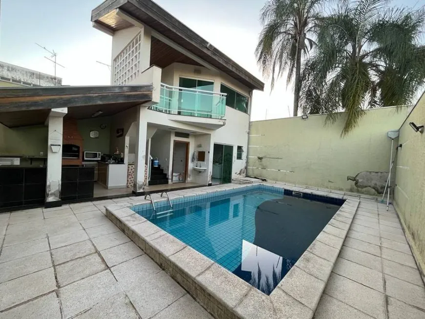 Foto 1 de Casa com 4 Quartos para alugar, 10m² em Vila Galo, Americana