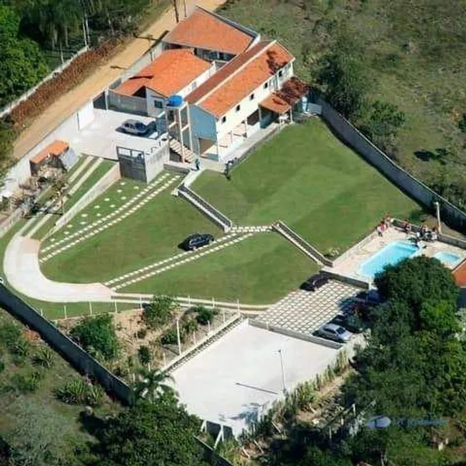 Foto 1 de Casa com 3 Quartos para venda ou aluguel, 1200m² em Veraneio Ijal, Jacareí