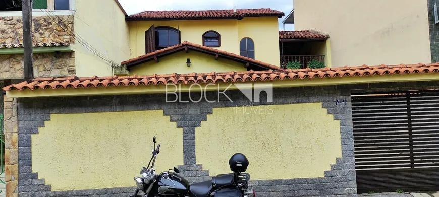 Foto 1 de Casa de Condomínio com 3 Quartos à venda, 143m² em Taquara, Rio de Janeiro