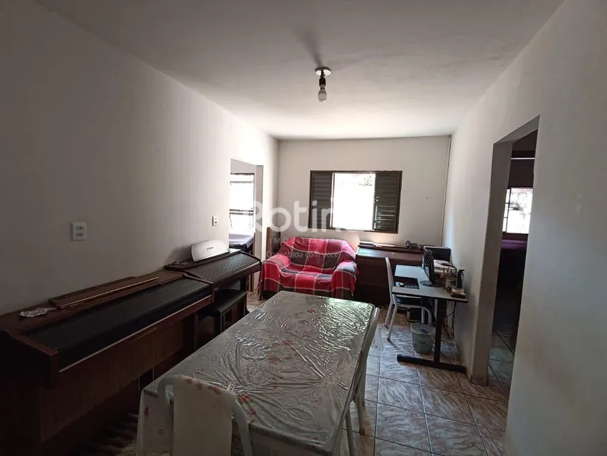 Foto 1 de Casa com 3 Quartos à venda, 109m² em Planalto, Uberlândia