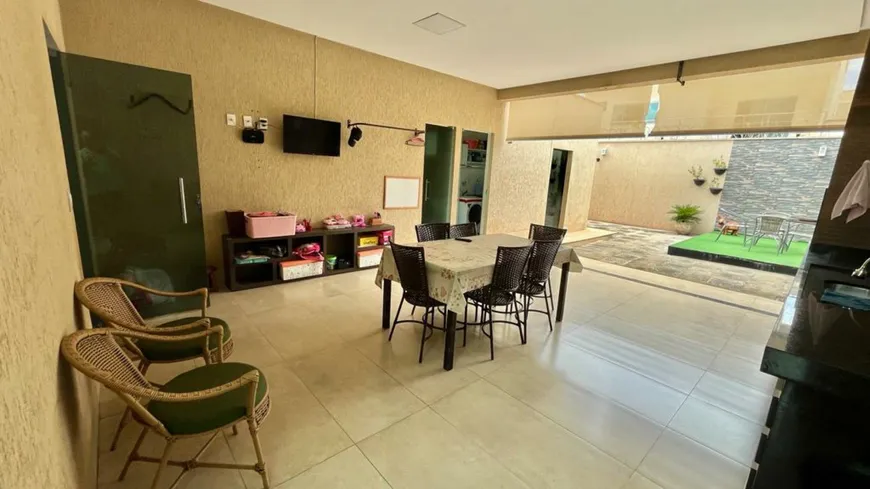 Foto 1 de Casa com 3 Quartos à venda, 193m² em Goiania 2, Goiânia