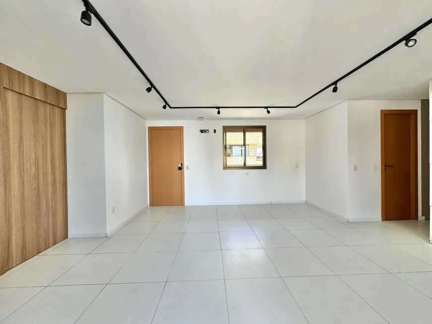 Foto 1 de Apartamento com 2 Quartos à venda, 91m² em Meireles, Fortaleza