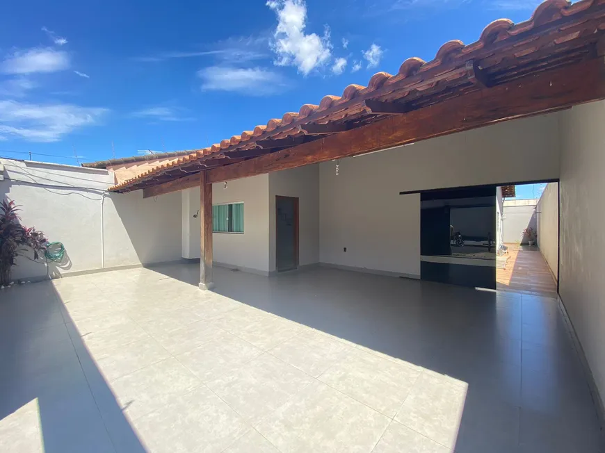 Foto 1 de Casa com 3 Quartos para alugar, 158m² em Jardim Patrícia, Uberlândia