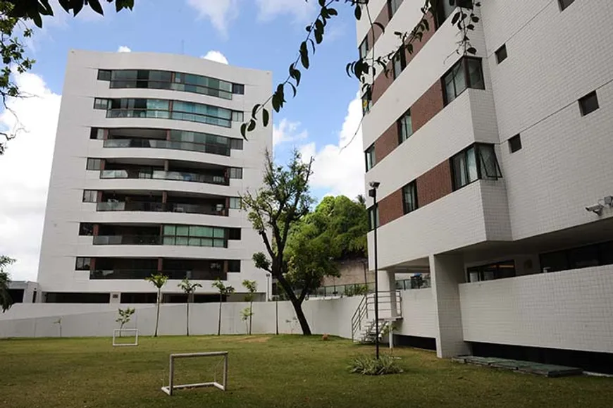 Foto 1 de Apartamento com 4 Quartos à venda, 140m² em Monteiro, Recife