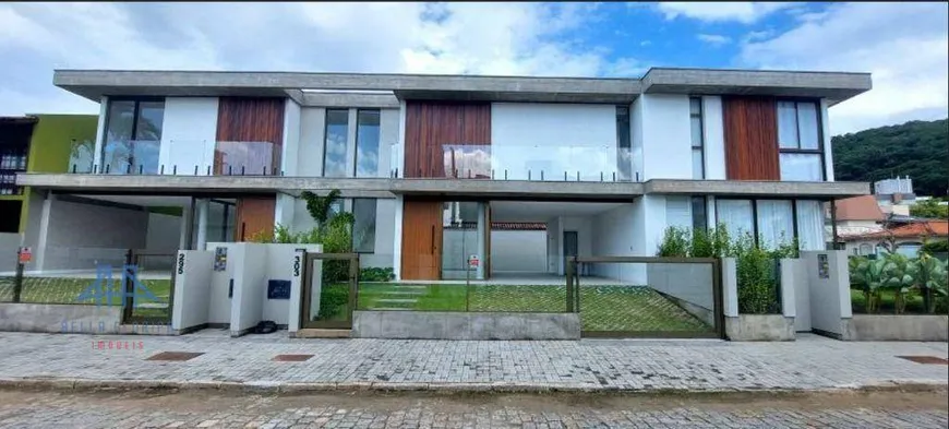 Foto 1 de Casa com 3 Quartos à venda, 190m² em Parque São Jorge, Florianópolis