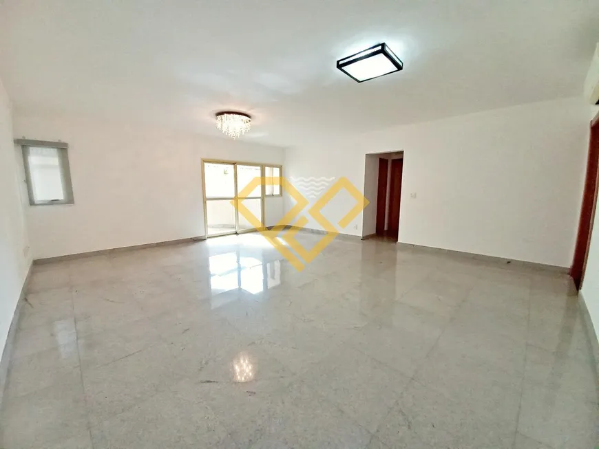 Foto 1 de Apartamento com 4 Quartos para alugar, 178m² em Gonzaga, Santos