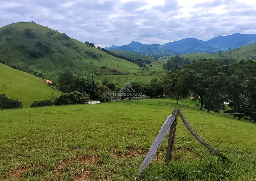Foto 1 de Fazenda/Sítio à venda, 242000m² em Zona Rural, Piranguçu