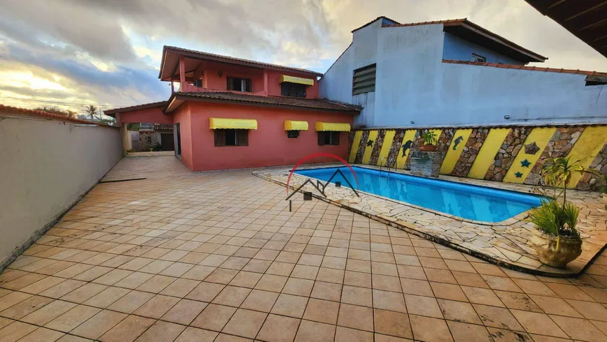 Foto 1 de Sobrado com 3 Quartos à venda, 350m² em Estancia Balnearia Maria Helena Novaes , Peruíbe