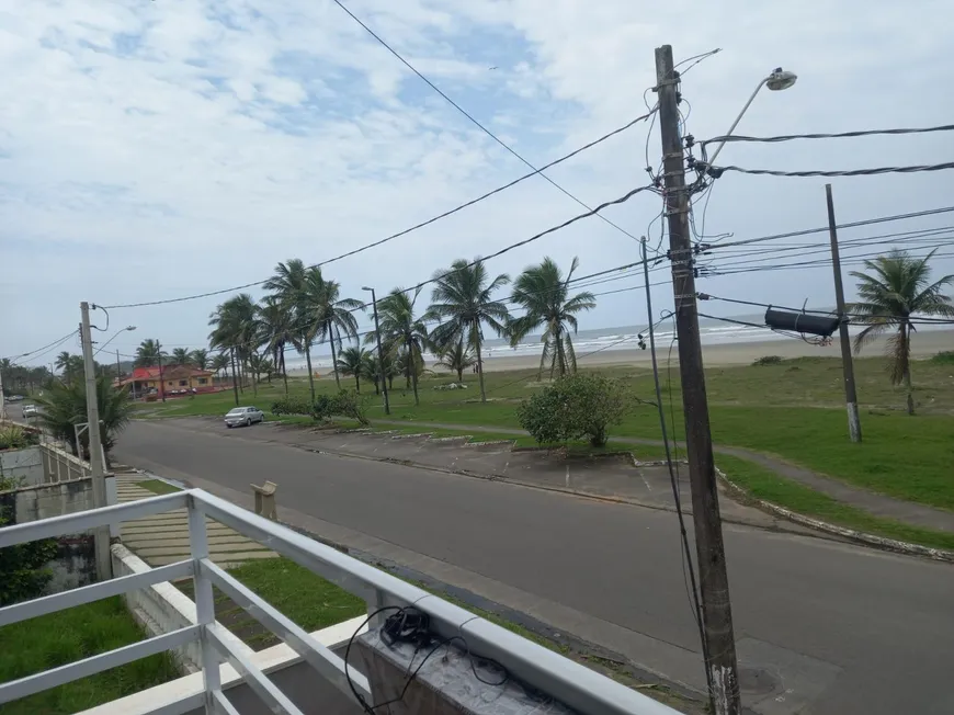 Foto 1 de Sobrado com 3 Quartos à venda, 132m² em Balneário Gaivota, Itanhaém