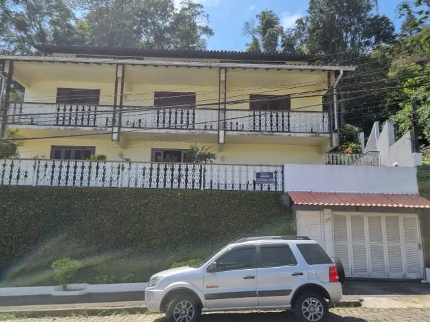 Foto 1 de Casa com 6 Quartos à venda, 10m² em Quitandinha, Petrópolis