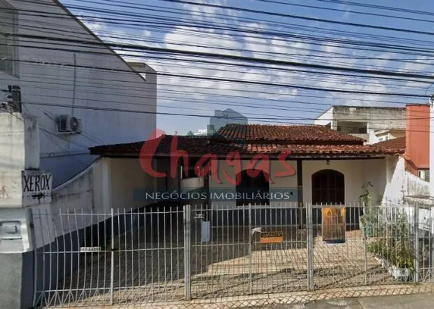 Foto 1 de Casa com 8 Quartos à venda, 131m² em Centro, Caraguatatuba