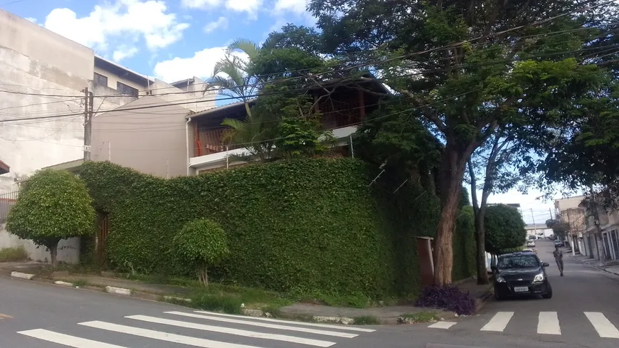 Foto 1 de Sobrado com 3 Quartos para alugar, 227m² em Santo Antônio, Osasco