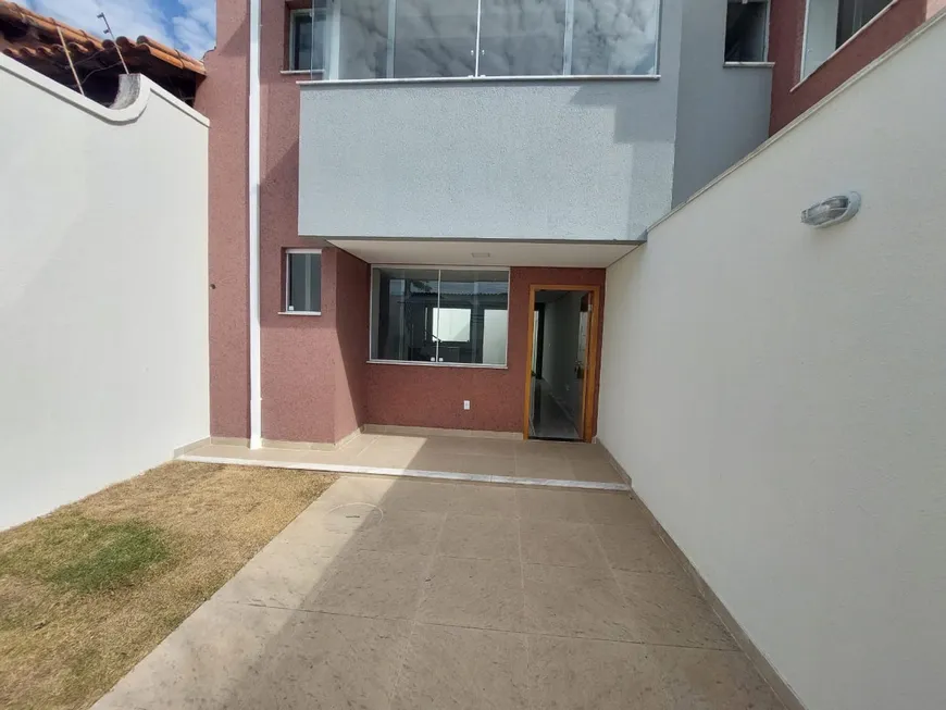 Foto 1 de Casa com 3 Quartos à venda, 144m² em Itapoã, Belo Horizonte