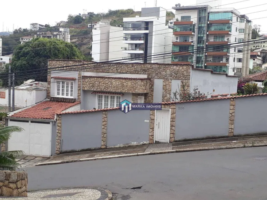 Foto 1 de Casa com 4 Quartos à venda, 376m² em Bom Pastor, Juiz de Fora