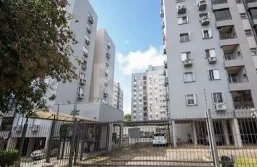 Foto 1 de Apartamento com 3 Quartos à venda, 67m² em Sarandi, Porto Alegre