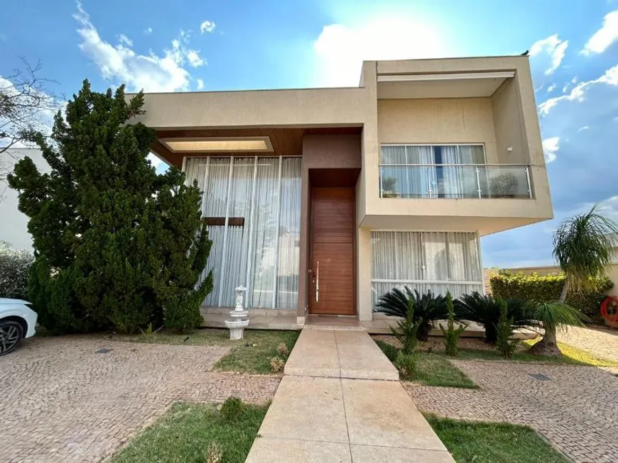 Foto 1 de Casa de Condomínio com 4 Quartos à venda, 475m² em Residencial Alphaville, Goiânia