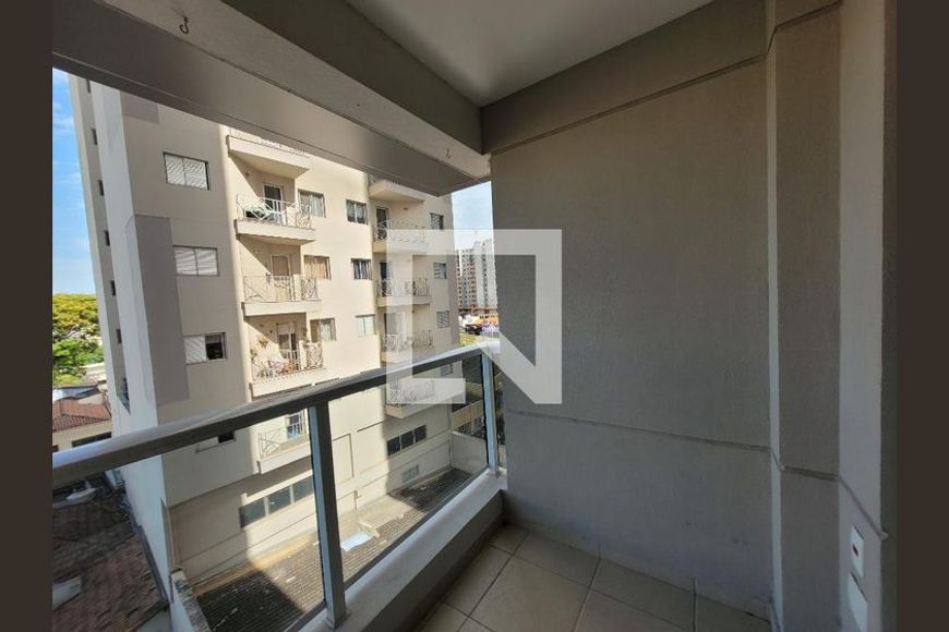 Apartamento na Rua José Paulino, Bosque em Campinas, por R$ 2.290