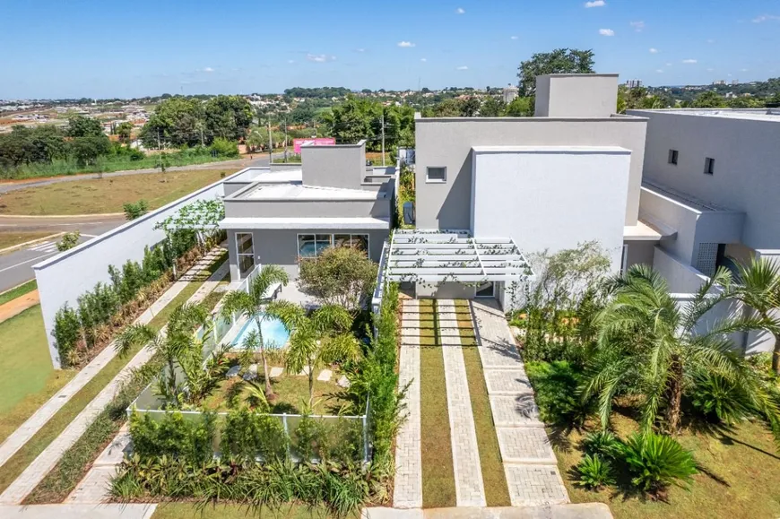 Foto 1 de Sobrado com 4 Quartos à venda, 150m² em Jardins Bolonha, Senador Canedo