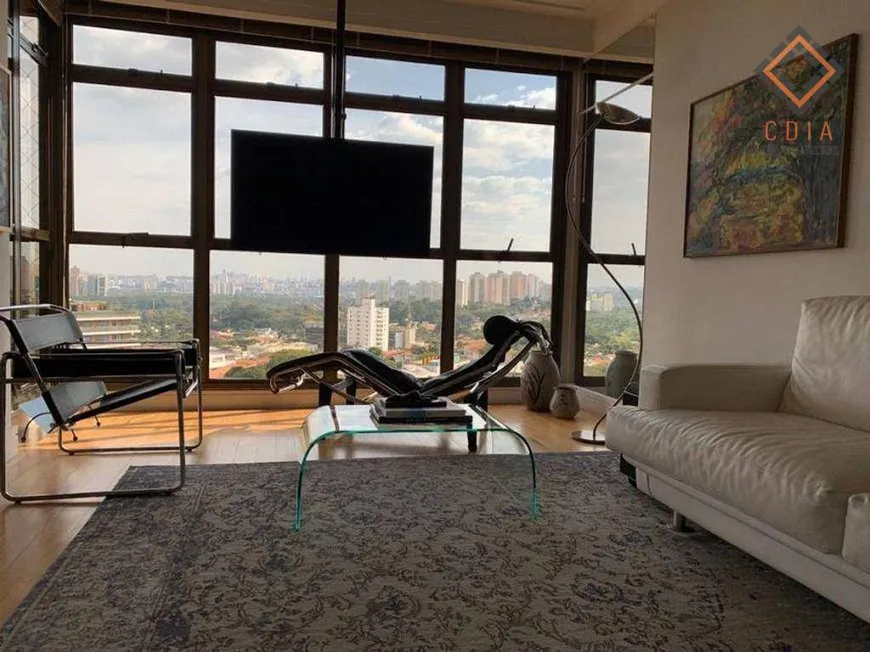 Foto 1 de Apartamento com 3 Quartos à venda, 200m² em Vila Madalena, São Paulo