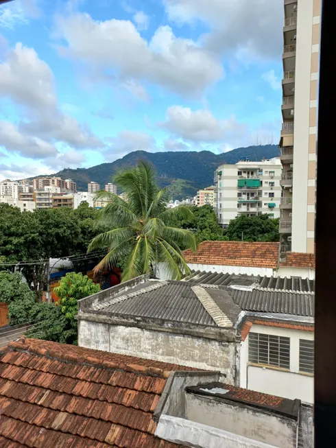 Foto 1 de Apartamento com 3 Quartos para alugar, 76m² em Vila Isabel, Rio de Janeiro