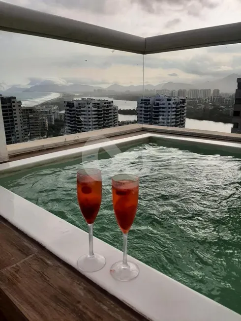 Foto 1 de Cobertura com 3 Quartos para alugar, 190m² em Barra da Tijuca, Rio de Janeiro