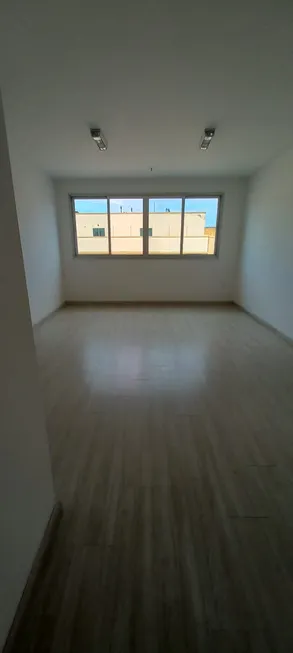 Foto 1 de Sala Comercial para venda ou aluguel, 25m² em Madureira, Rio de Janeiro