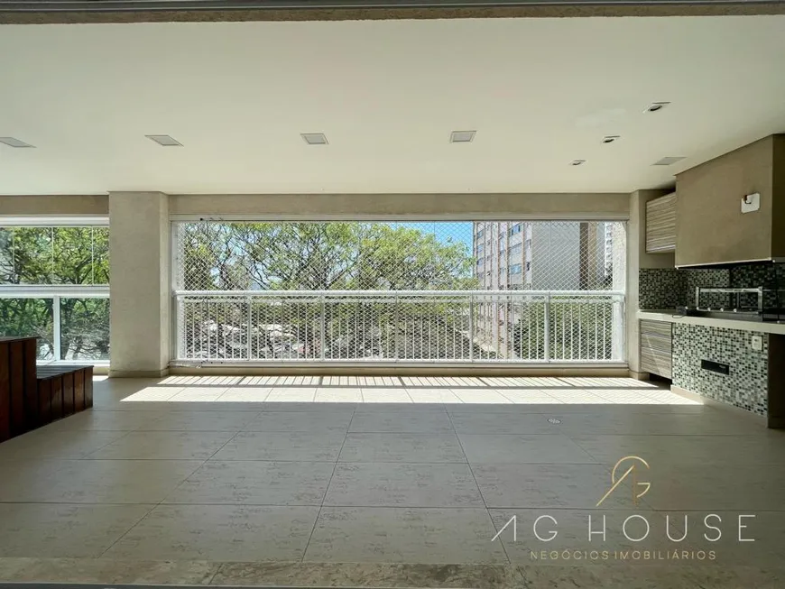 Foto 1 de Apartamento com 3 Quartos à venda, 206m² em Vila Romana, São Paulo