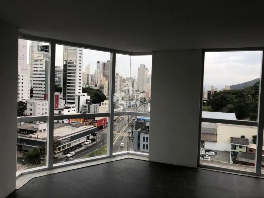 Foto 1 de Sala Comercial à venda, 74m² em Centro, Balneário Camboriú